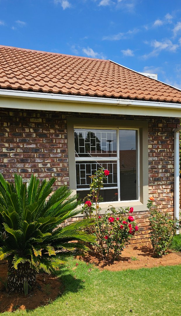 2 Bedroom Property for Sale in Langenhovenpark Free State